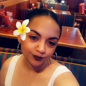 Meet your Posher, Thelvia